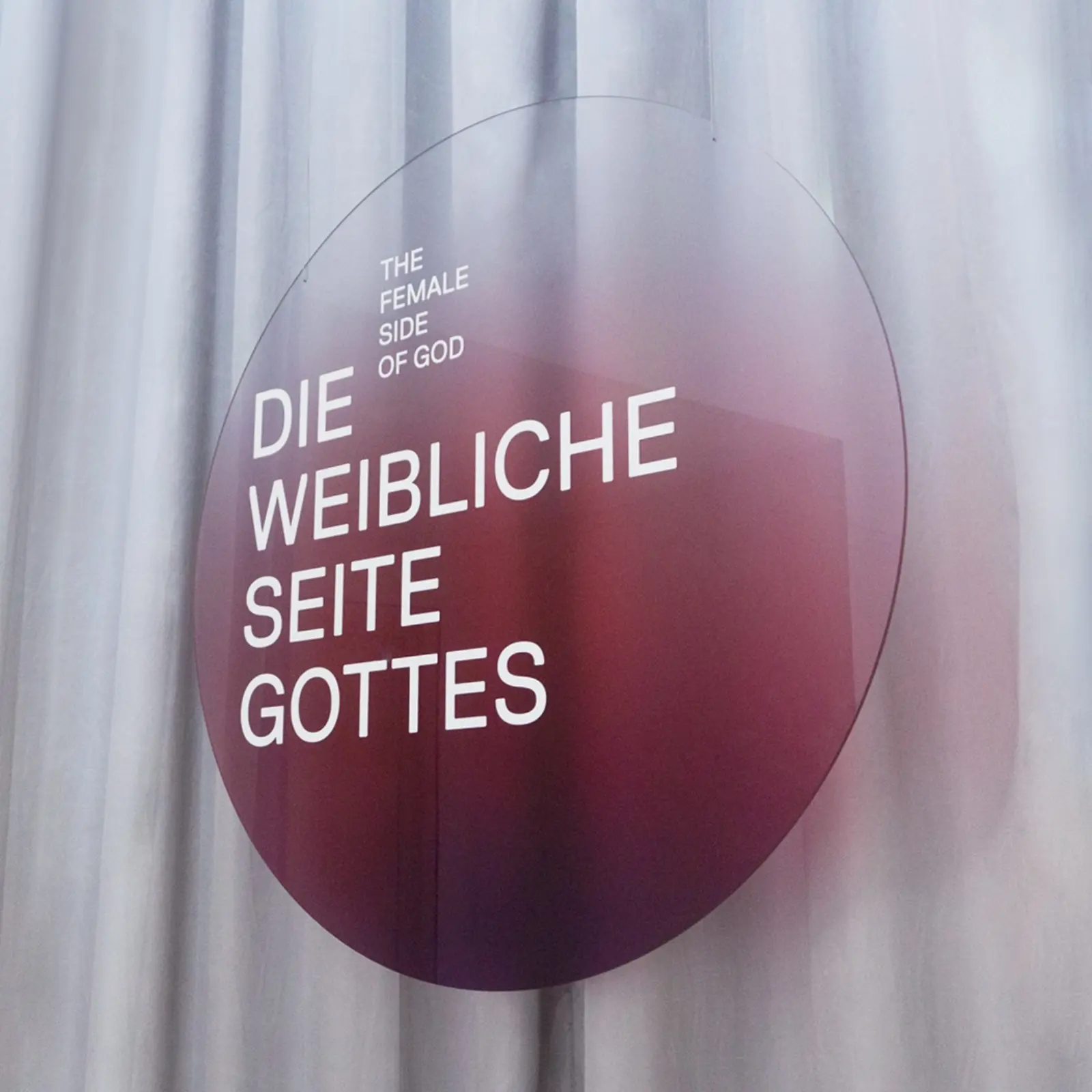 Die weibliche Seite Gottes — Ausstellungsansicht im Jüdischen Museum Frankfurt