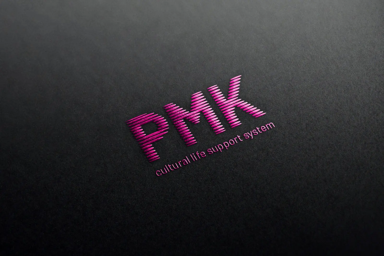 PMK — Logo-Anwendung im Mockup